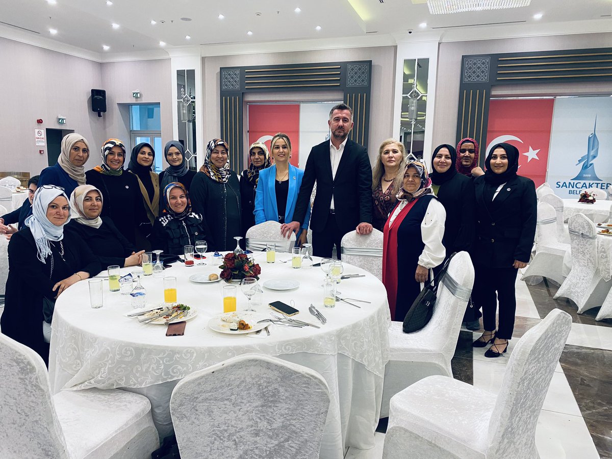 Sancaktepe Belediye Başkanımız Sn.Şeyma Döğücü’nün ev sahipliğinde, kıymetli Işık Sadıkahmet ablamızın emekleriyle düzenlenen Karabağ Şehitlerini anma programına katılım sağladık.

Tüm şehitlerimizi rahmetle ve minnetle anıyorum.