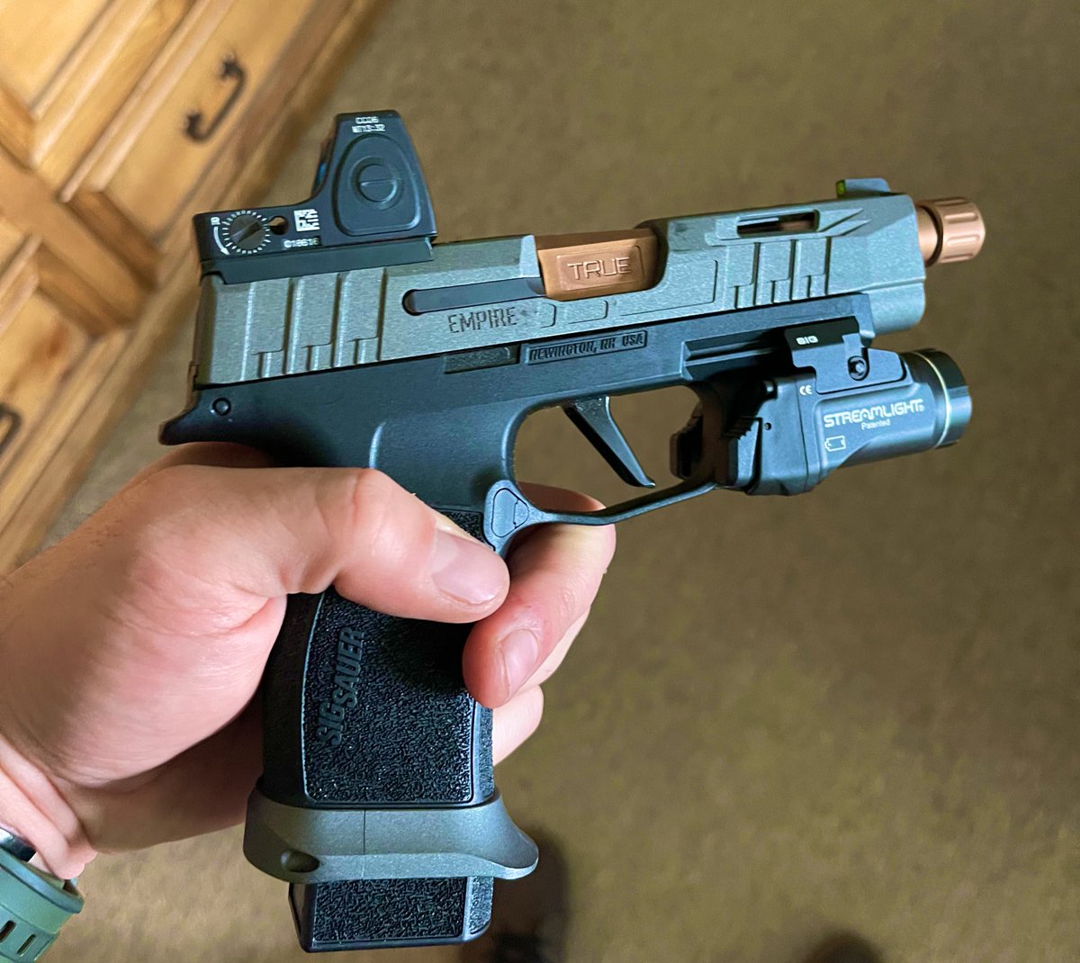 MacisTac's tweet image. EDC #2ndAmendment #edc #SIG #p365xl #empire #streamlight #Trijicon #rmrcc