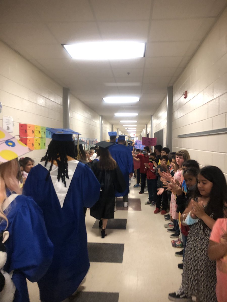 LynMarsilio's tweet image. Yorkshire Bulldog’s first “Walk of Honor” #PWCS2022 We are so proud!!