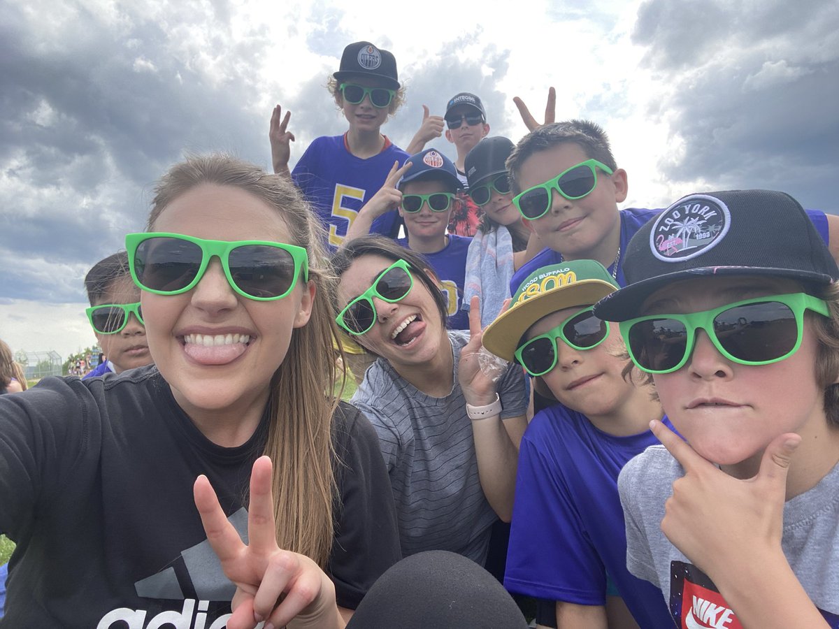 GoodShepherdYMM's tweet photo. .@GoodShepherdYMM running team getting ready! @FMCSD #LeadLikeaShepherd https://t.co/4MXmjFo0TO