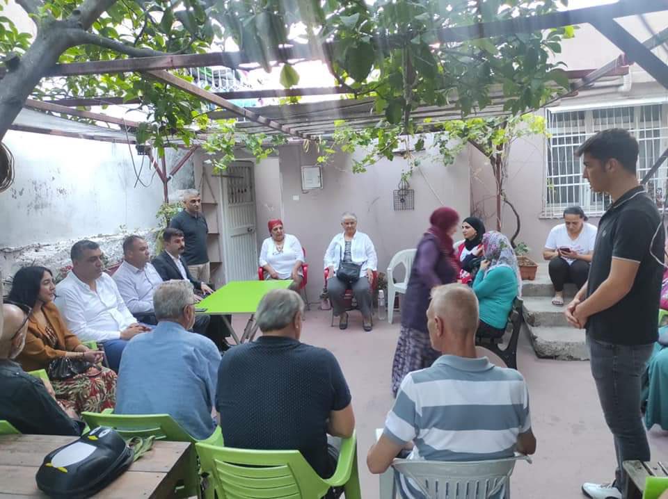 MHPADANAKACEP's tweet photo. Yüreğir İlçe yöneticimiz Fatma SEZİK in Atakent Mahallesi'nde düzenlediği ev toplantısına ilçe başkanımız Sn;Tamer YücelYüreğir Ülkü ocakları Başkanımız Sn;Selim Anlı ve Yüreğir İlçe Kaçep olarak katılım sagladi.

#Mhpadanakacep
@drpelinyilik @MHP_Bilgi @01_mhp @MhpYuregir_ilce https://t.co/7ST16sxFmV