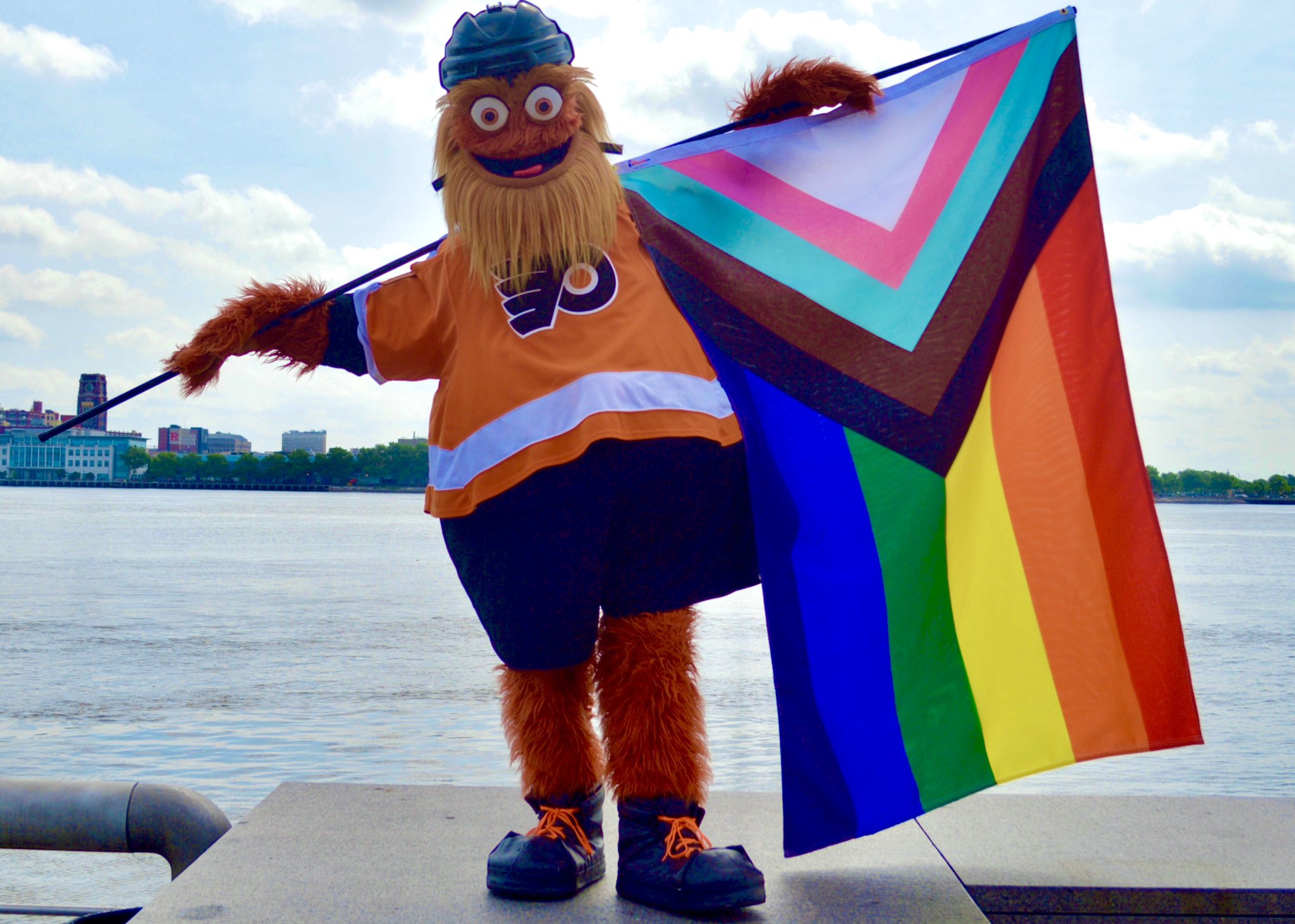 Gritty on Twitter: "liv laff LUV https://t.co/x42VSYVUoH" / X