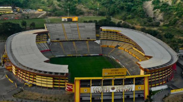 krolBsczn's tweet photo. A 30 días de celebrar los 19 años apoyando a #BSC desde la #GeneralNorte Enrique "Pajarito" Cantos. @zona15norte https://t.co/GjS3qiNiJt