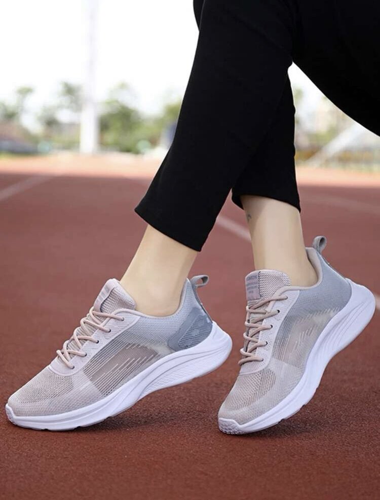 juman_store_sd's tweet photo. Sport shoes ✨
Price : 96 SAR 
By preorder https://t.co/5D4SRLRpEz