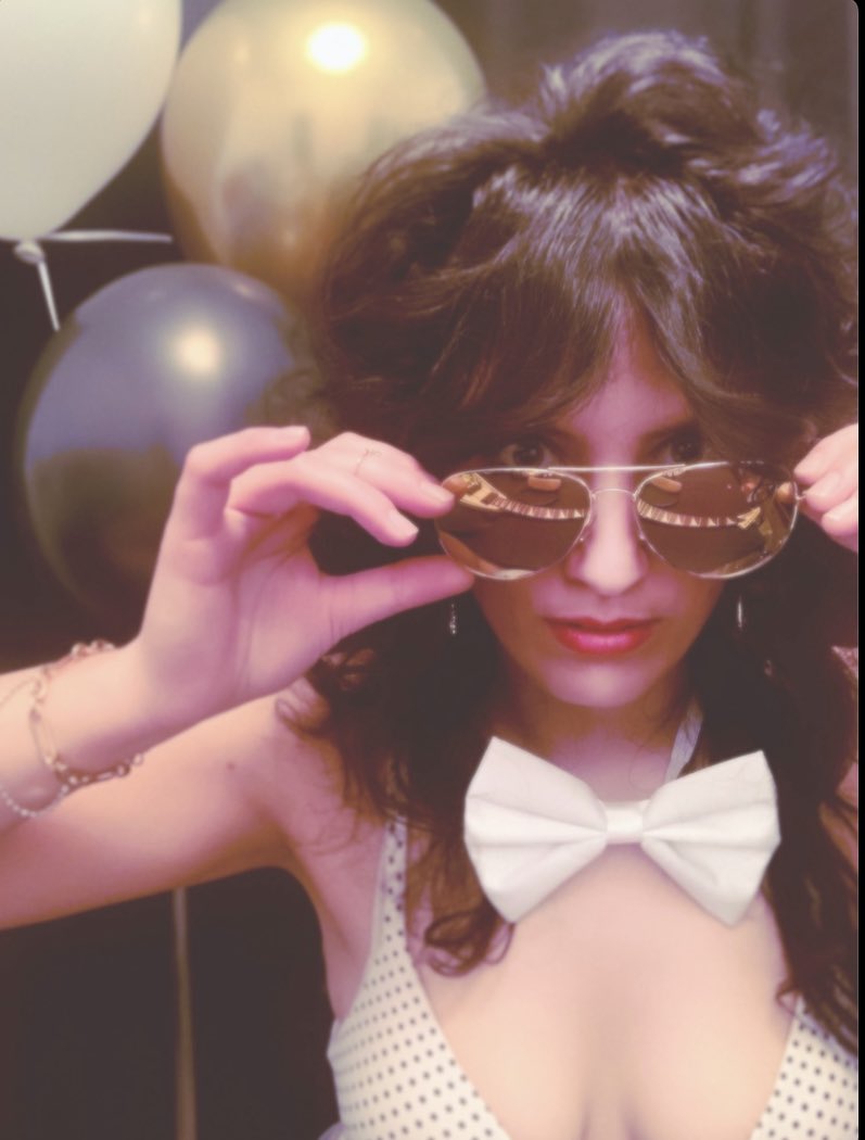 6stringedsasha's tweet image. 70s+80s Randy Rhoads inspired Birthday Shoot. 
🎶🎥✨
#70sfashion #rocknroll #birthdayshoot #80s