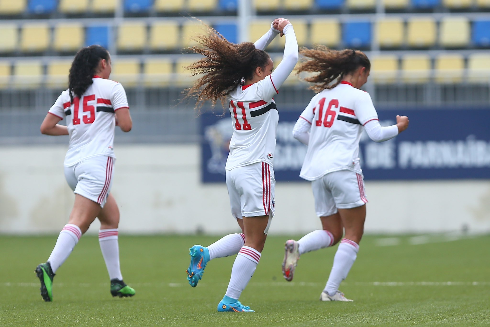Brasileirão Feminino Neoenergia on Twitter "TRICOLOR NA FINAL! 🇾🇪 Foi