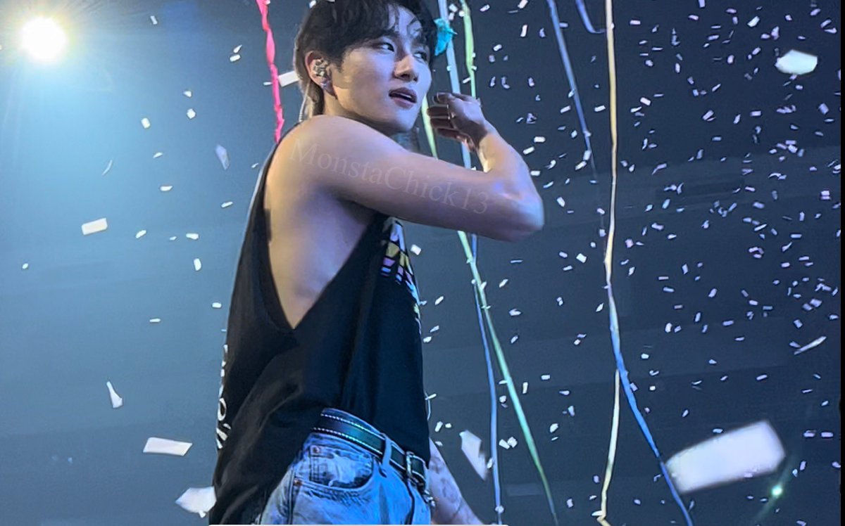 JjongHotteok93's tweet photo. I ABSOLUTELY LOVE HOW THIS PICTURE TURNED OUT!!! 😍😍😍
#MONSTAXUSTOUR #MONSTAXUSATOUR #MONSTAXinATL #monstaxinatlanta #MONSTAXATL #MonstaXinDuluth #MONSTAX #MONSTA_X #IM #CHANGKYUN #MonstaXinUSA https://t.co/gRN2JI6X6G