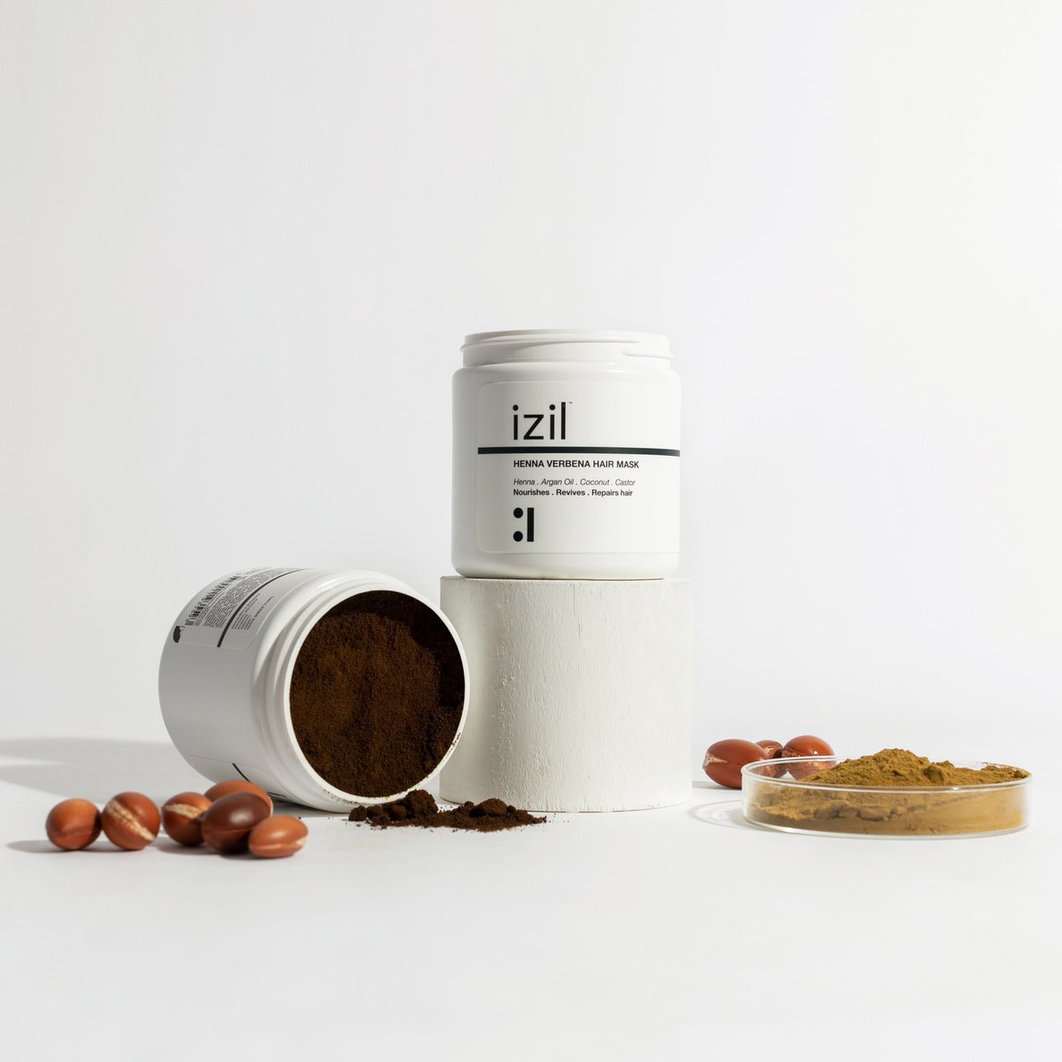 امنحي شعرك بعض الحب مع قناع الحناء بالفيربينا لنمو الشعر. إنه مزيج مثالي من المكونات المغذية التي تساعد في إصلاح وإنعاش الشعر الجاف والتالف ♥️♥️