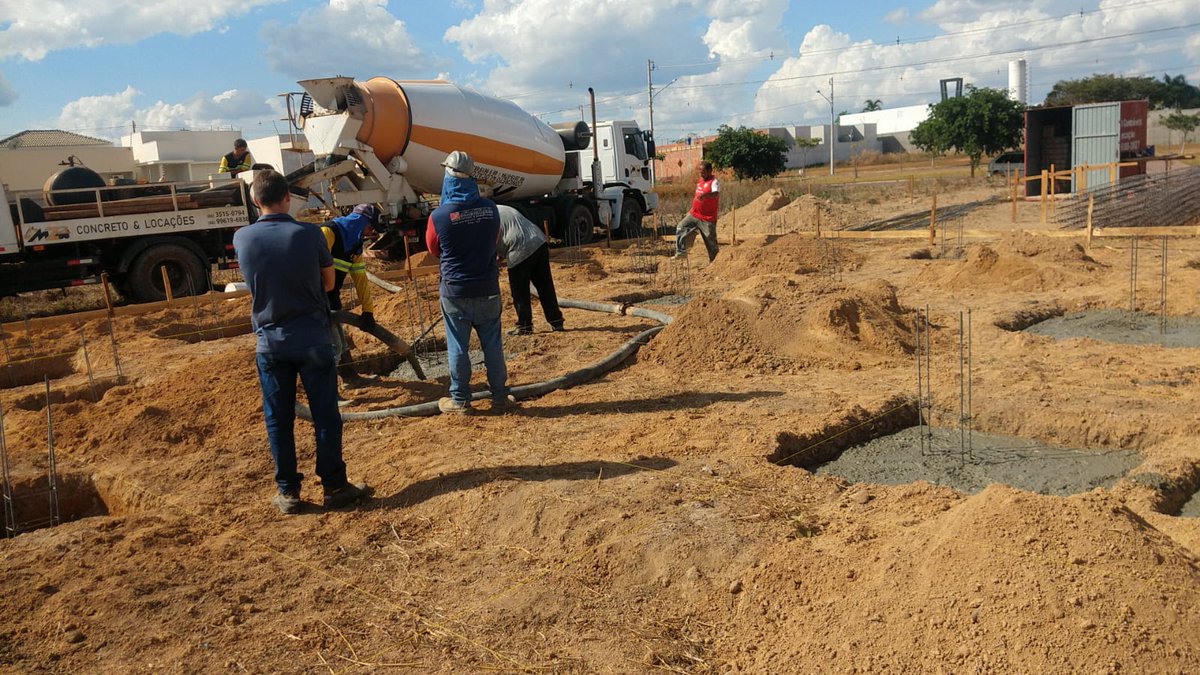 KronengE's tweet photo. Primeira etapa das fundações concluídas - Sapatas concretadas
Obra Residencial, localizada na cidade de Sinop/MT
@Ekroneng @kronengE

#kroneng #engenharia #obras #construção #construçãocivil #sapatas #concretagem #concreto #concretousinado #fundações #sapatasrasas #esforços https://t.co/9kAoaqZIZv