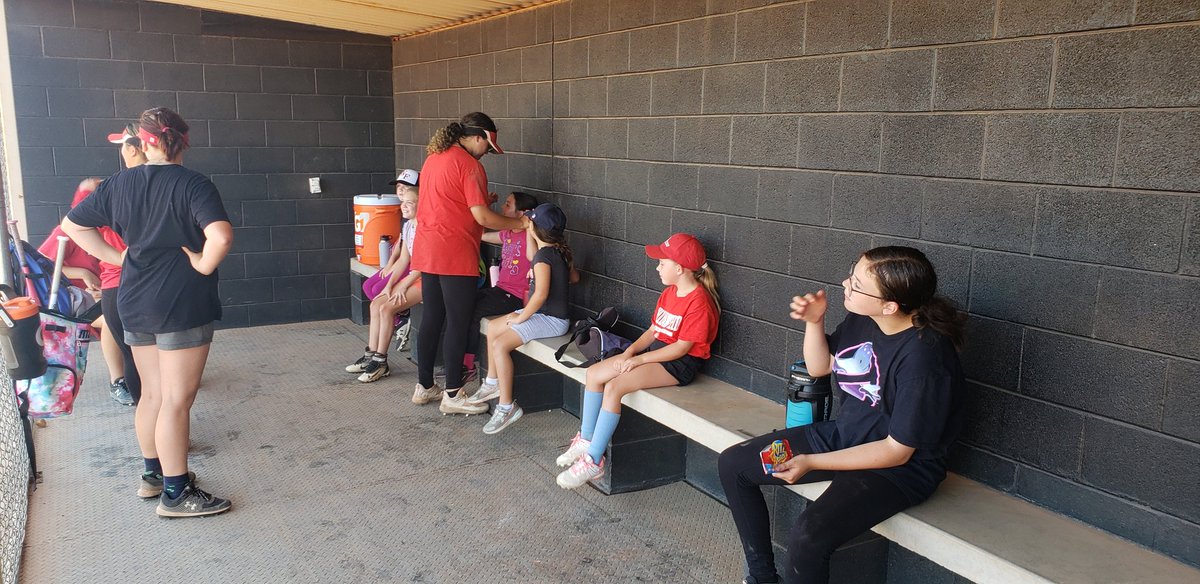 WFHS_Softball's tweet photo. DAY 4 of Kids Camp. Final day.
It can only mean one thing - Game Day!!
#softball #GrowTheGame #GiveBackToTheGame #BlackHawkWay @AZPreps365 @WFHS_Athletics https://t.co/TVWDVdgybS