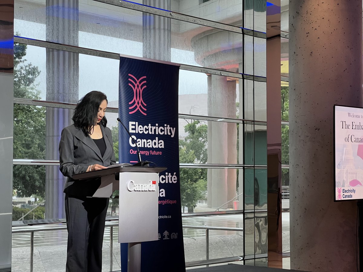 Electricity_CA's tweet photo. Great dinner yesterday to celebrate the Canada-U.S. electricity relationship, which helps both countries reach clean energy, climate and energy security goals reliably and affordably. Thank you to the Embassy of Canada in Washington for hosting. https://t.co/QIZKPqPhY6