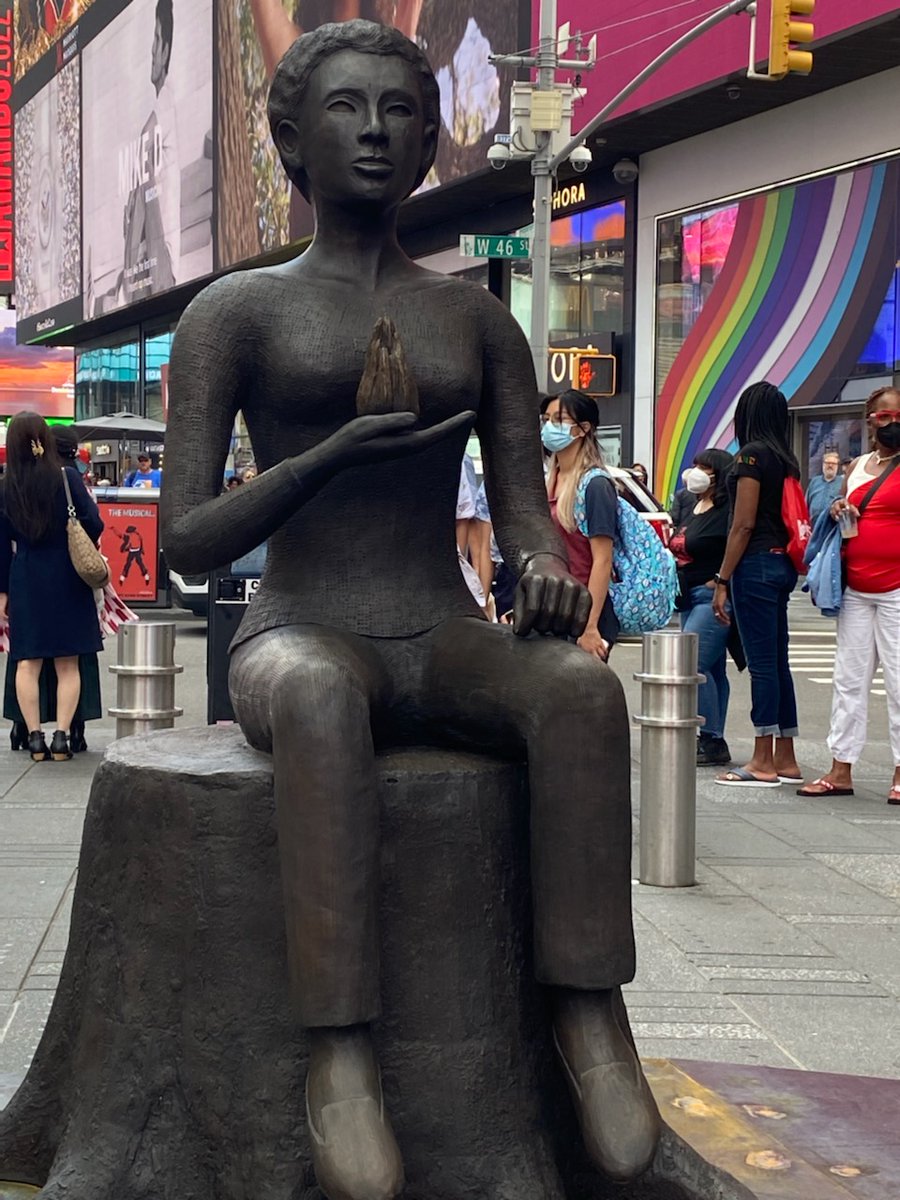 #IATSE Sisters unite to honor the late first gay Black female playwright at the unveiling of a commemorative statue in Times Square in #NYC to celebrate the life of #LorraineHansberry! #IATSEWomenUp #IAPride