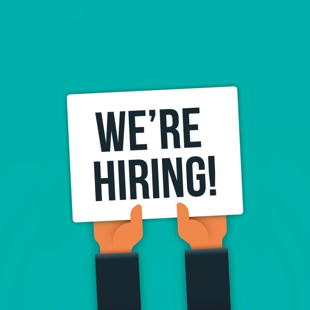 We're looking for full and part time Senior Sales Assistants in Edinburgh for both our Waverley and Airport stores - £21,840 / annum. Enjoy engaging with customers in an environment where no two days are the same? This could be the role for you! Apply here shorturl.at/dkBKL