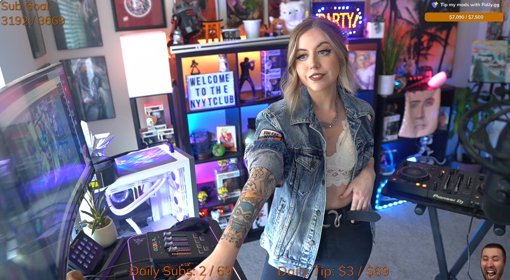 NyyBeats's tweet photo. 🔴🔴 LIVE NOW!!🔴🔴

Hey party people! 🧡
I was only allowed to wear this jacket if I made it known that it was Dan's jacket.

Anyway- NEW SET AND FRESH VIBES LET'S GET IT
Link below/ in bio! 🧡 https://t.co/X9gC2anP3I
