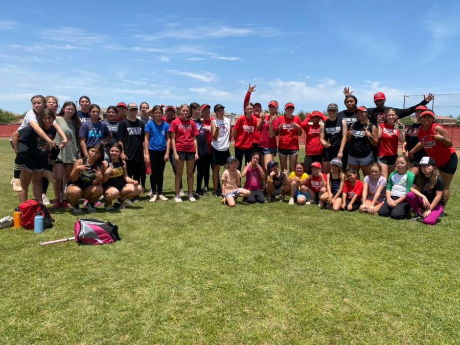 WFHS_Softball's tweet photo. Finished up Kids Camp today after four days of showing 20 young players the #BlackHawkWay.
Effort. Execution. Energy.
Being a good teammate.
We loved working with these young players. Hope to do it again in the winter.
#softball #GrowTheGame #GiveBackToTheGame @WFHS_Athletics https://t.co/JTPyRdfC6b