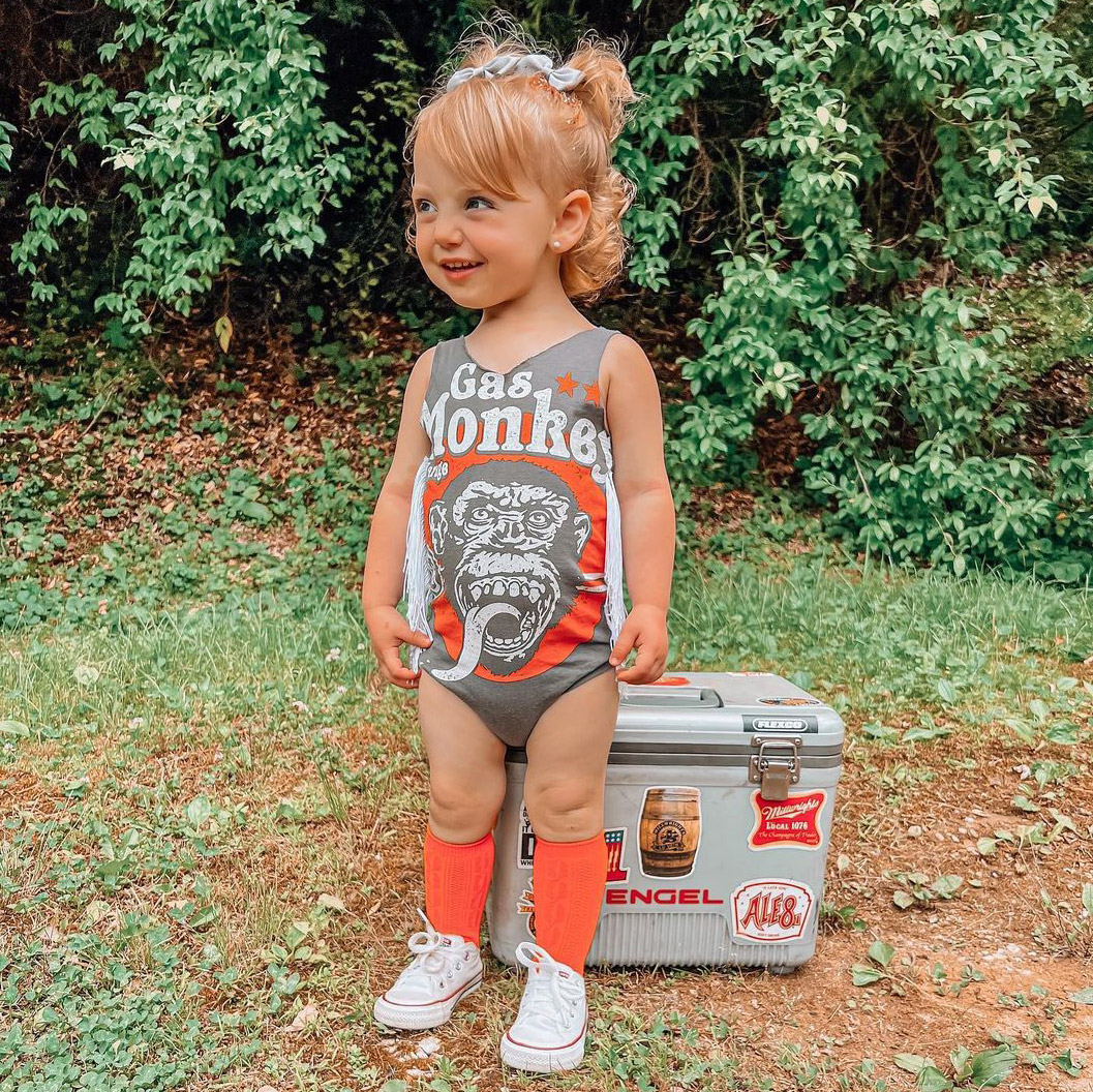 EngelCoolers's tweet photo. Presenting one of our youngest and cutest brand ambassadors!  🧡
 📷 @bre_mullins20
.
Silver Engel 19qt Drybox Cooler 
#engel #engelcoolers #smallshop #smallshopsupporter #brandrep #brandambassador #brandrepsearch #smallshoplove #gasmonkeygarage #gasmonkey @GasMonkeyGarage https://t.co/aj9mycvAIq