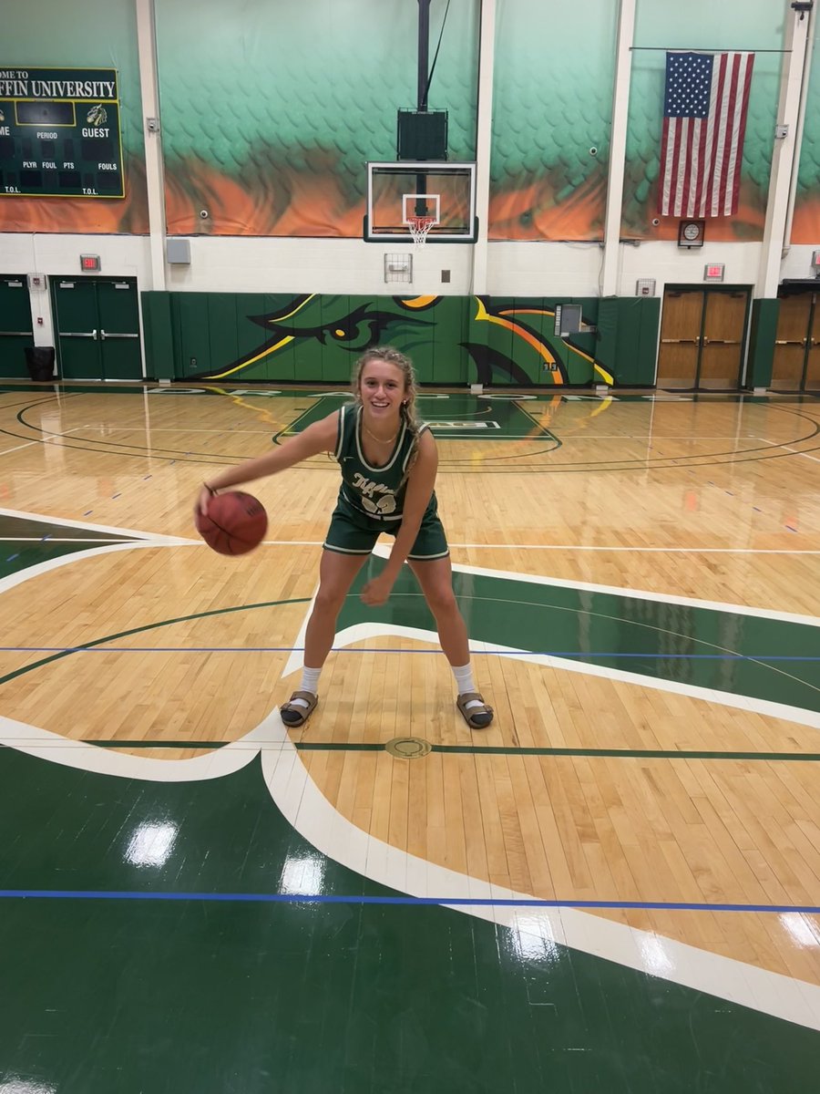 tomihinklee's tweet photo. Glad to say i’ve received an offer from @TiffinUwbb !! Thank you @CoachMason24 for this amazing opportunity!! Also, another big thank you to @LadyDragons for taking me!! https://t.co/6BjPFBUzej