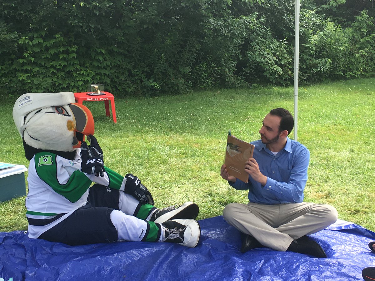 MarinersOfMaine's tweet image. Join in on Read with ME presented by Aroma Joe's this summer! Children 12 and under are invited to read 5 books now through Labor Day, fill out the form, and get cool prizes! Follow the link for more information: marinersofmaine.com/readwithme/