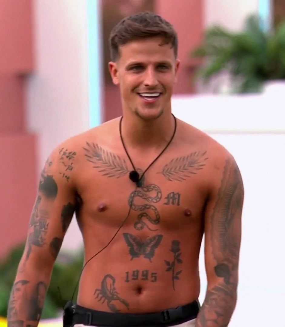 JHCARDS1's tweet photo. @LoveIsland have ordered mason mount from wish #LoveIsland #LoveIslandUK https://t.co/wzpZ0o8TmU