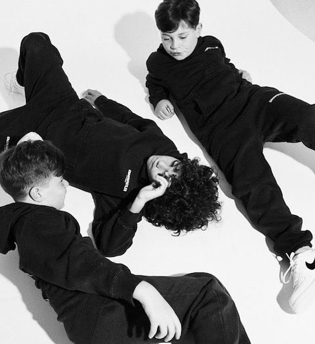 CrooksnCastles tweet media