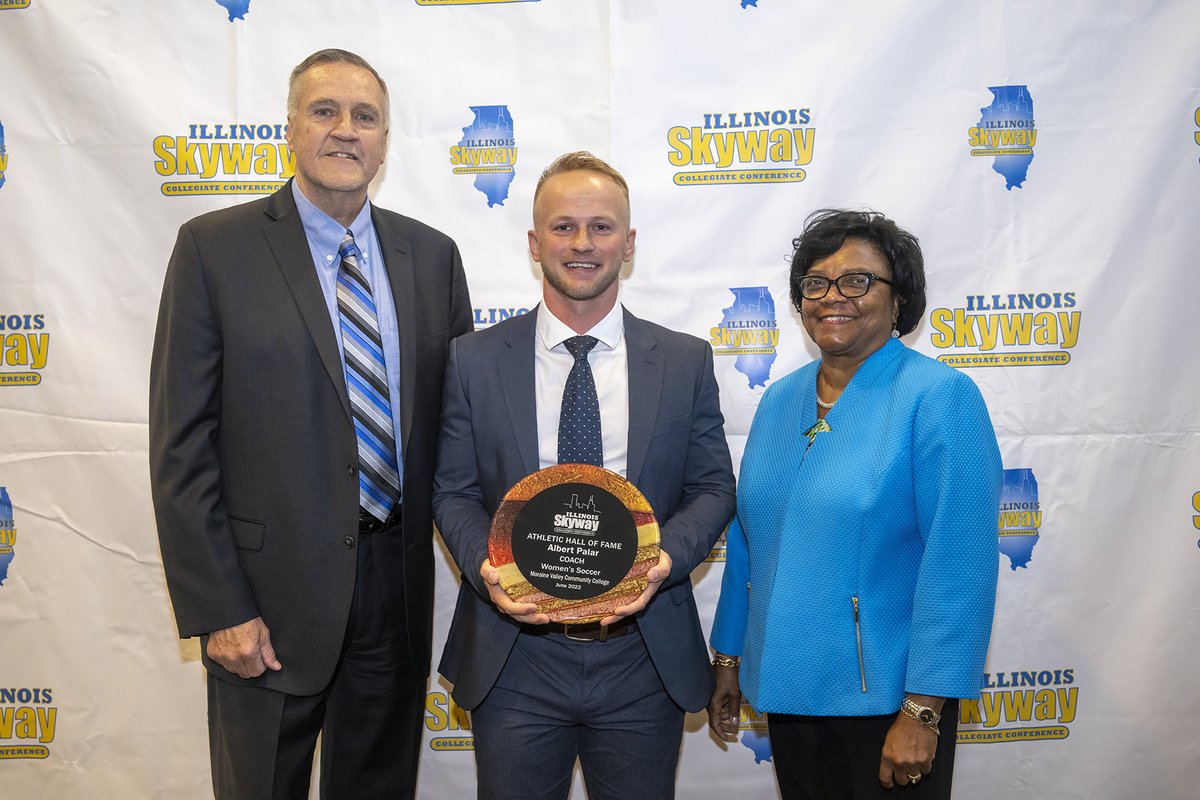 MVCyclones's tweet image. .#Congrats &amp;amp; #props to former Cyclone women’s #soccer Head Coach Al Palar @Palarzinho for being inducted today in the IL Skyway Collegiate Conference #HallOfFame! He led our teams to 4 national tourneys, 4 conference championships &amp;amp; 4 region crowns. #Proud #GoCyclones #mvcyclones