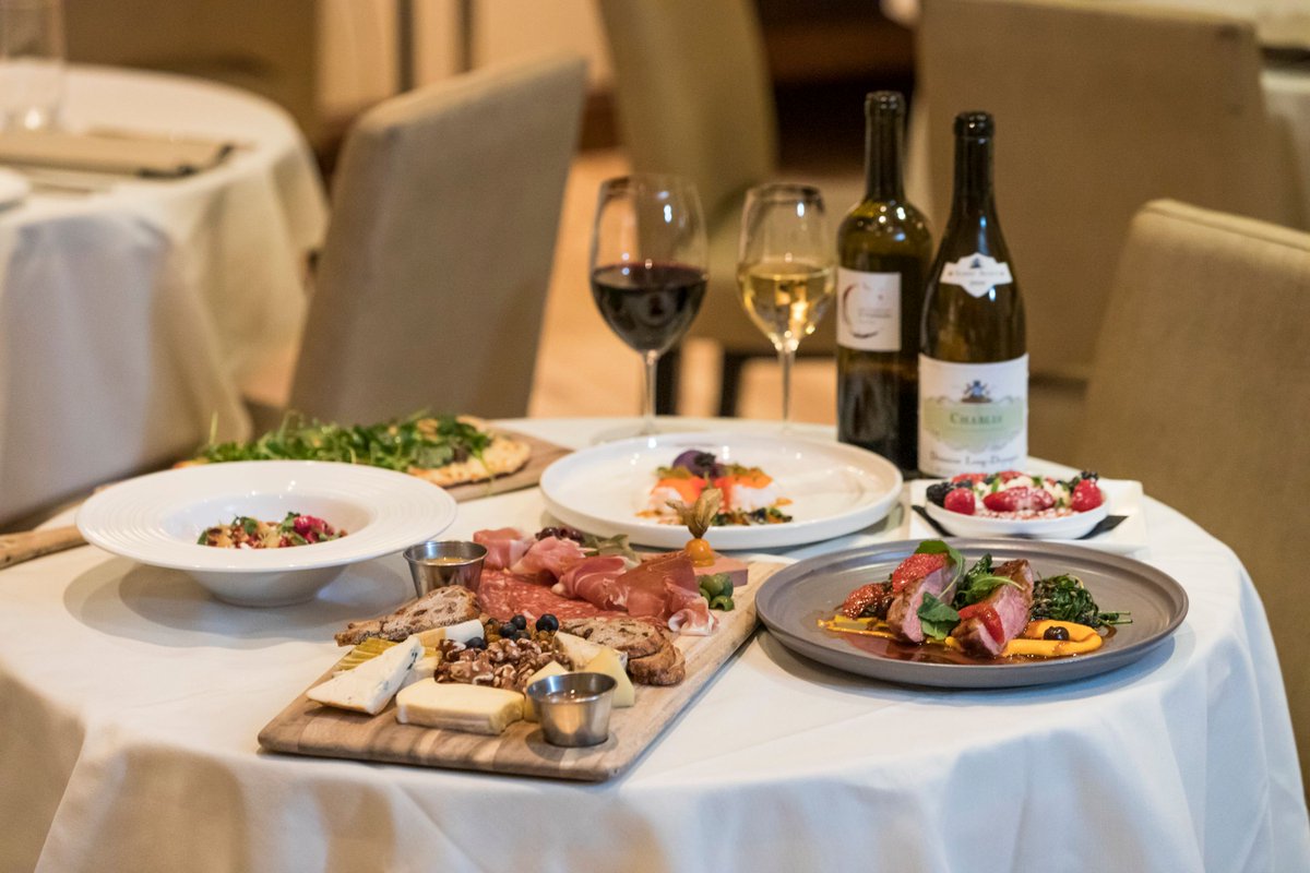 Anyone else in need of a date night with a spread like this? 🧀🍷

📸: <a href="/KyleKleinPhoto/">Kyle Klein</a>