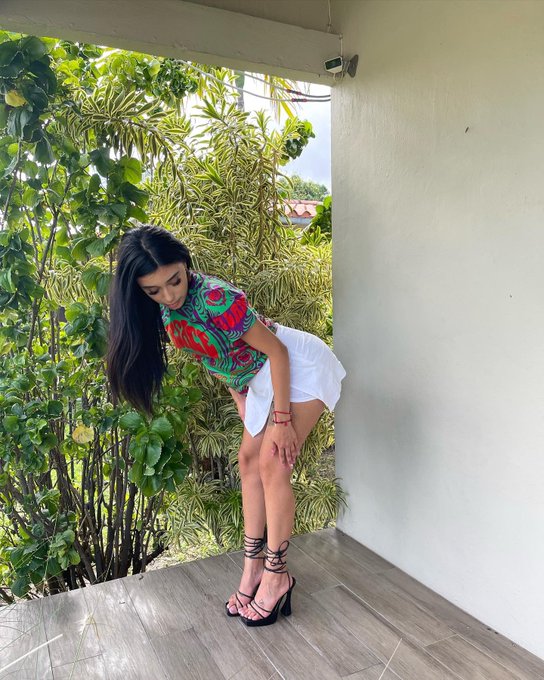 la combii versace 🌱 https://t.co/n6GnGYOjqi