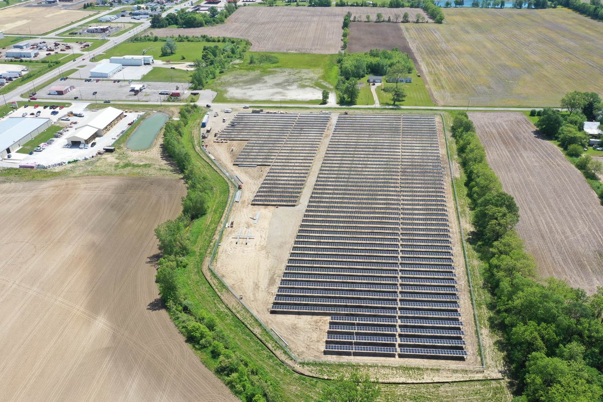 ampacity_llc's tweet image. Before, during, and after construction of the Gas City 2 project in Indiana with our friends at @ImpaPower 

#BuildingBrightfields #ComeBuildWithUs