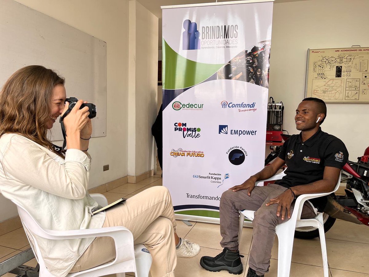 cedecurorg's tweet photo. Gracias a @EMpowerweb y a Kayla Kohlenberg por su visita a los participantes de los programas de mecánica de motos 🏍. Durante los espacios, conocimos las historias y experiencias de los chicos durante su proceso de formación y posterior vinculación laboral. https://t.co/qopeXyulxd