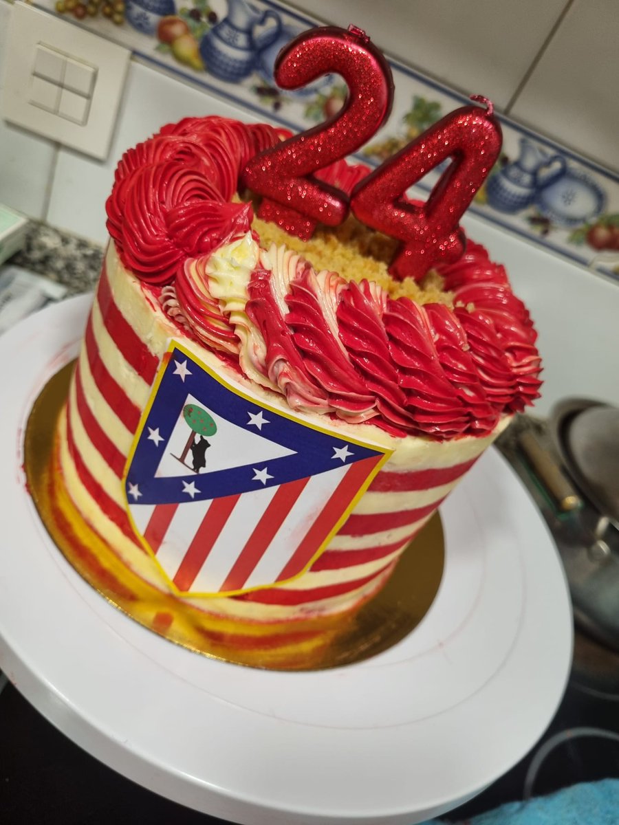 palomATMalways's tweet photo. Hoy ha hecho los años mi cuñado y le he encargado está tartita 🥳 https://t.co/IOvHw5NZAr