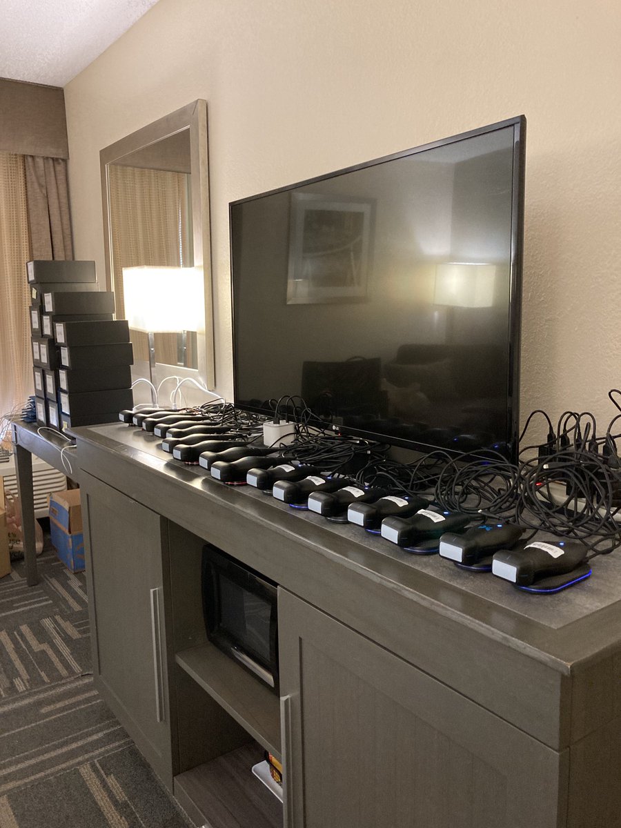 Life of a traveling POCUS professor! Wait until it’s procedures day with all the phantoms and toys. May need 2 rooms.