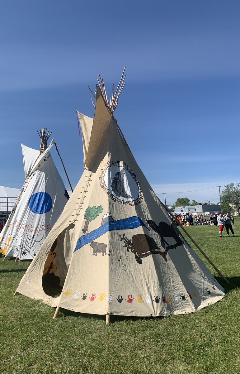 DTChau's tweet image. Today’s bright, sunny weather was amazing for the 3rd #WSDPowWow! 🌞