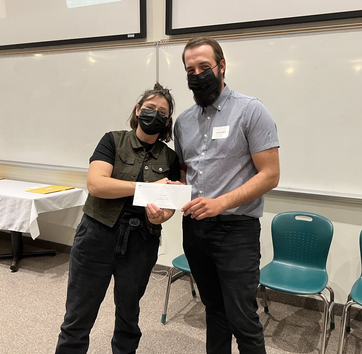 UM_agfoodsci's tweet photo. The “Papa” Lange Memorial Award in Agricultural Communications for highest standing in the communications course goes to Bailey Delf #umanitoba2022 https://t.co/QYi04O9eKo
