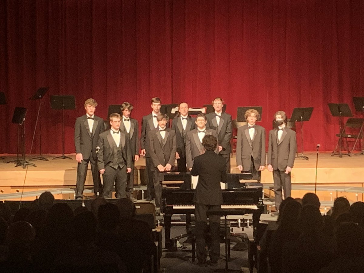 saranaclakehs's tweet photo. The SLHS Spring Concert was tonight and it was amazing. Congrats to all our students and the HS Music Department. #redstormpride #gobigred https://t.co/qkYEcde1Gm