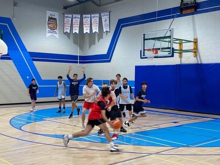 THVSBASKETBALL's tweet photo. A full house Thursday night at open gym #timminshigh #dsb1 #THadvantage #timminshighbasketball https://t.co/yBVYy4iQE7
