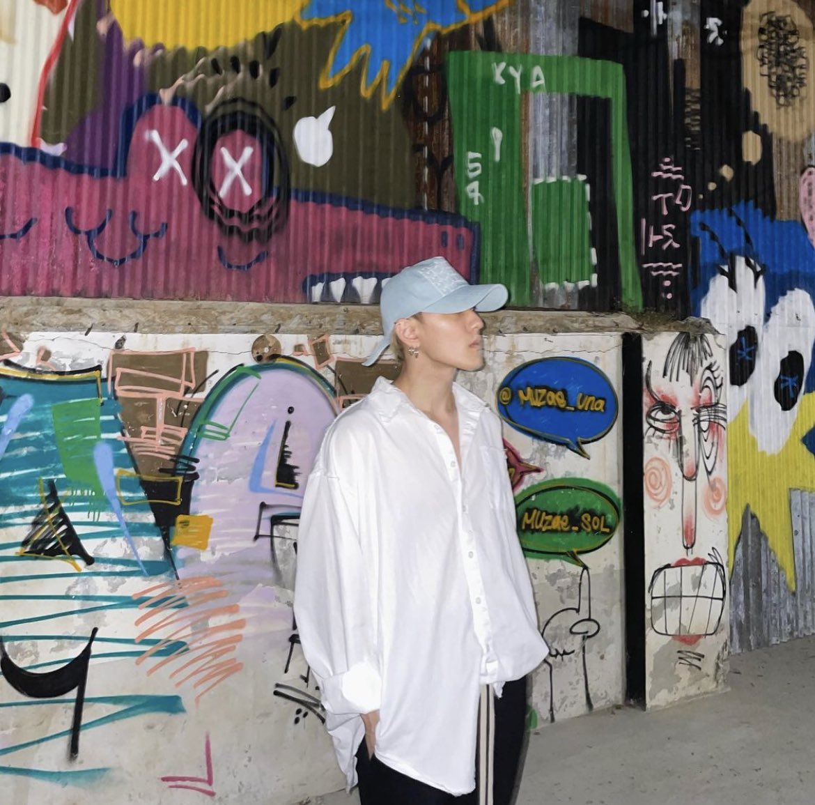 WindFlower4KDH's tweet photo. 220610 | 🔗https://t.co/qNN5EJrxOE

#DONGHYUK  #동혁 #iKON #아이콘 
@D_dong_ii @YG_iKONIC https://t.co/xMaGFsyd4h