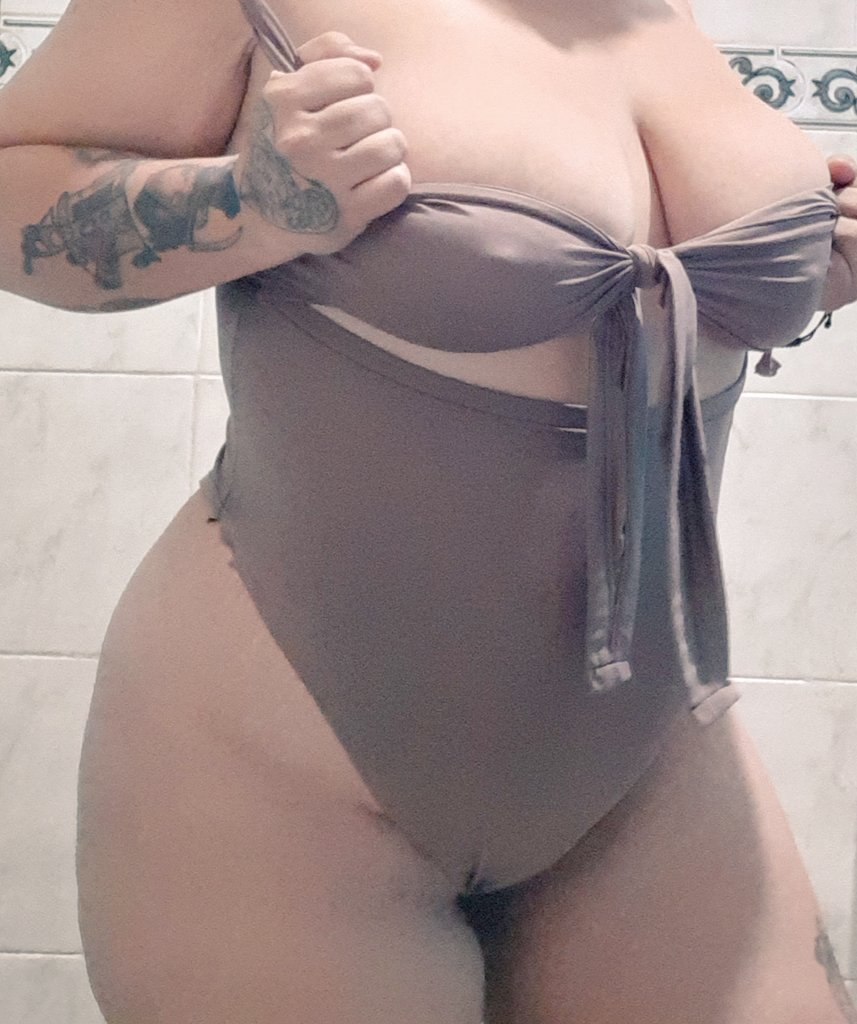 AlejithaGoomez's tweet photo. NUNCA DEDICO UN TWEET, PERO ESTE ES PARA TI MI NIÑO LINDO, TU QUE LLEGASTE Y REVIVISTE LA MUJER QUE SE ME HABIA OLVIDADO SER, CON TU TERNURA ME LLENASTE DE GANAS DE QUERER COMERME EL MUNDO DE NUEVO Y DESDE LA DISTANCIA LO AGRADEZCO, CON CARIÑO SE TE RECORDARÁ.. https://t.co/CbrKjuAm9J