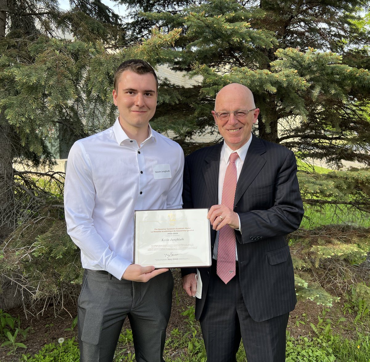 The Governor General’s medal, given for exceptional academic achievement, goes to Kevin Jungbluth #umanitoba2022