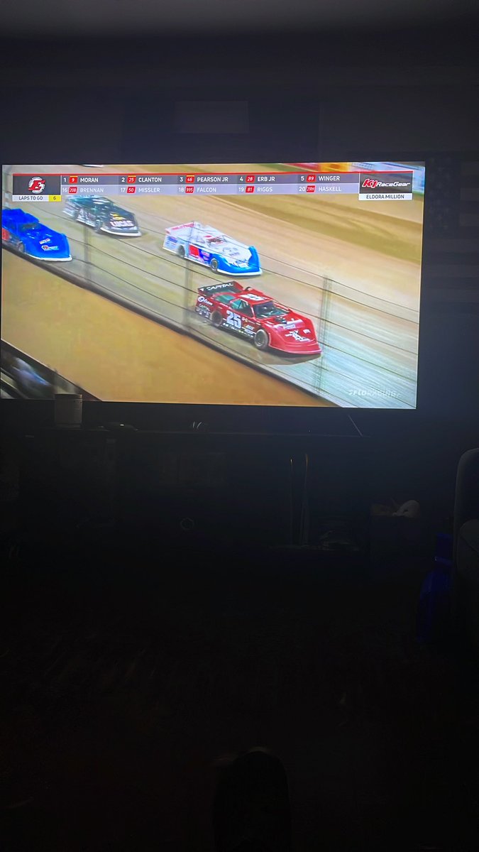 CRAWman59's tweet photo. #TweetYourSeat #tweetyourfloseat #eldoramillion @EldoraSpeedway sitting in my living room in NY! https://t.co/wYVEiX6jPG