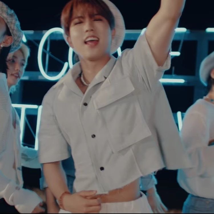 La vida me exige demasiado y yo solo quiero la cintura de Han Jisung