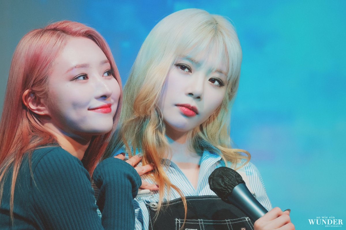 Wunder0113's tweet photo. 220416 #드림캐쳐 팬사인회 #지유 &amp; #수아 @윤당아트홀
#Dreamcatcher #Jiu #ジユ #Sua #スア

HQ
https://t.co/GEPIxQLeSk https://t.co/rboWZCQ8da