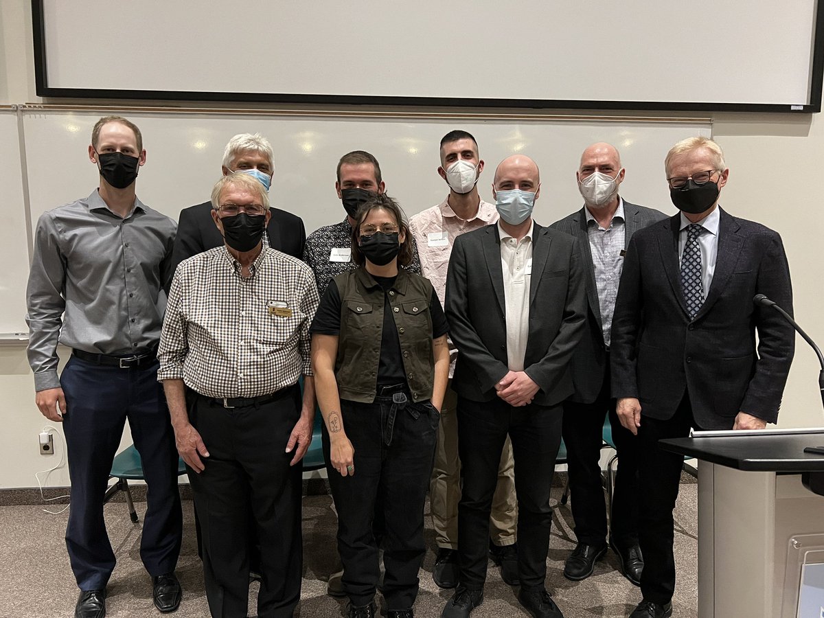 UM_agfoodsci's tweet photo. The Diploma instructors and profs (a few not featured as they are out seeding!) - what a great team #umanitoba2022 https://t.co/OqvFNibIIt