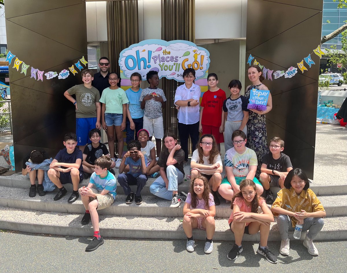 Leman_Gr5's tweet photo. The celebration continued at the park after Moving Up! A sunny day to keep making memories with friends &amp; family! #movingup #classof2029 #friendship https://t.co/LqRm1GpI2r