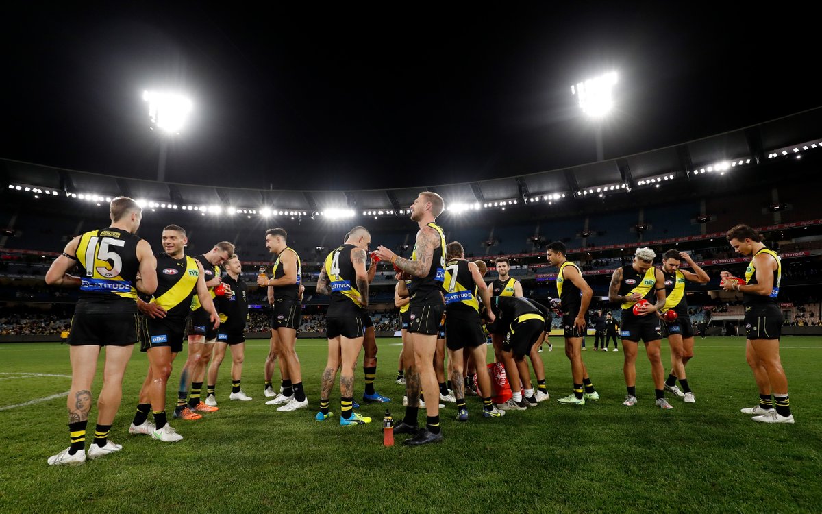 1116sen's tweet photo. “7:20 on a Thursday night, the biggest club in the land and 21,000 went.”

We can’t “gloss over” poor Thursday night Richmond crowd: Cornes | https://t.co/keNe9ruBRQ | #AFL https://t.co/un4tyzIhNz