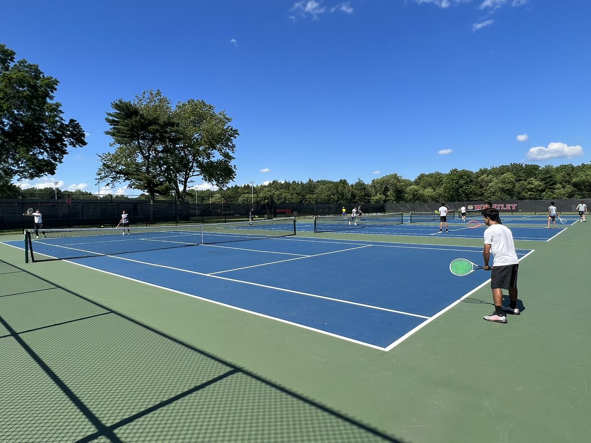 gymlim's tweet image. What an unbelievable season thus far…last practice of season. Kept it light but Ss are laser focused on the task at hand. @WheatleySchool trying to become the 1st ever @NYSPHSAA Small School State Boys 🎾 Champion tomorrow @USTANTC @WheatleySports @LITennisMag #jobnotdoneyet