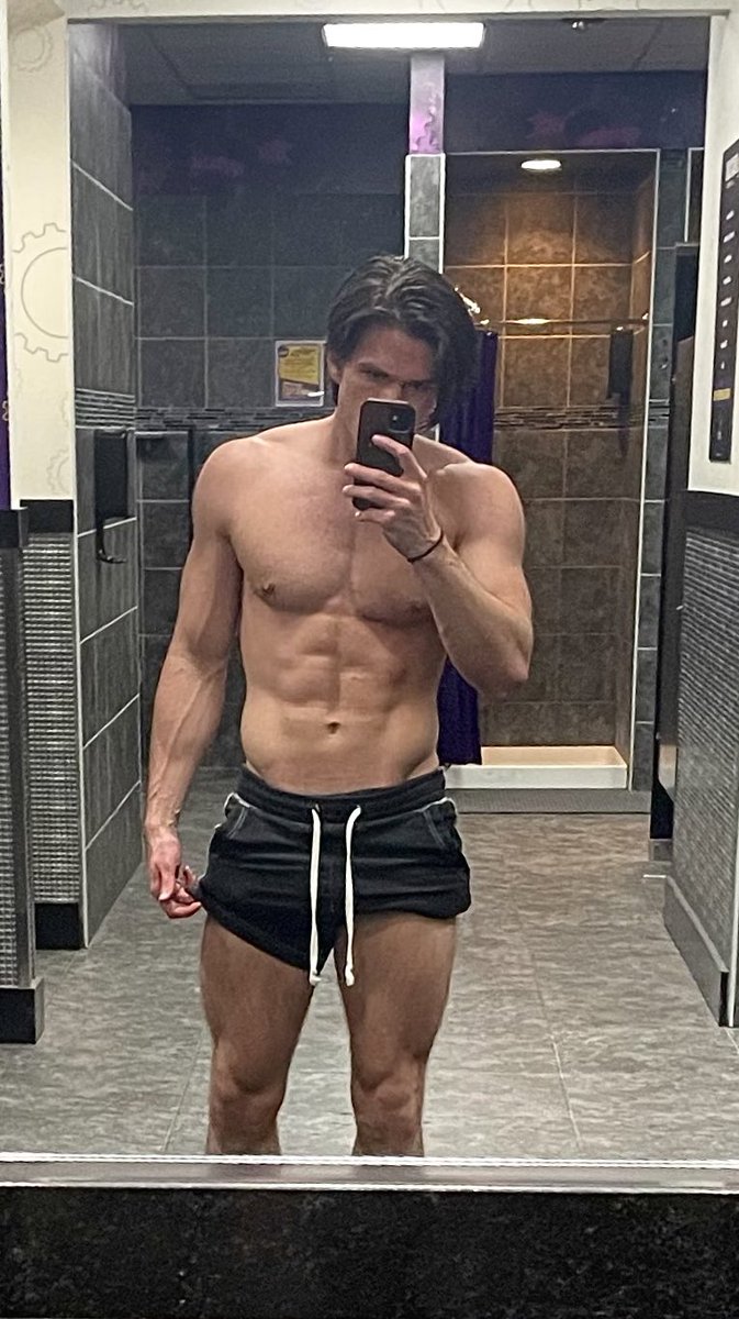 Warden Wayne tweet media