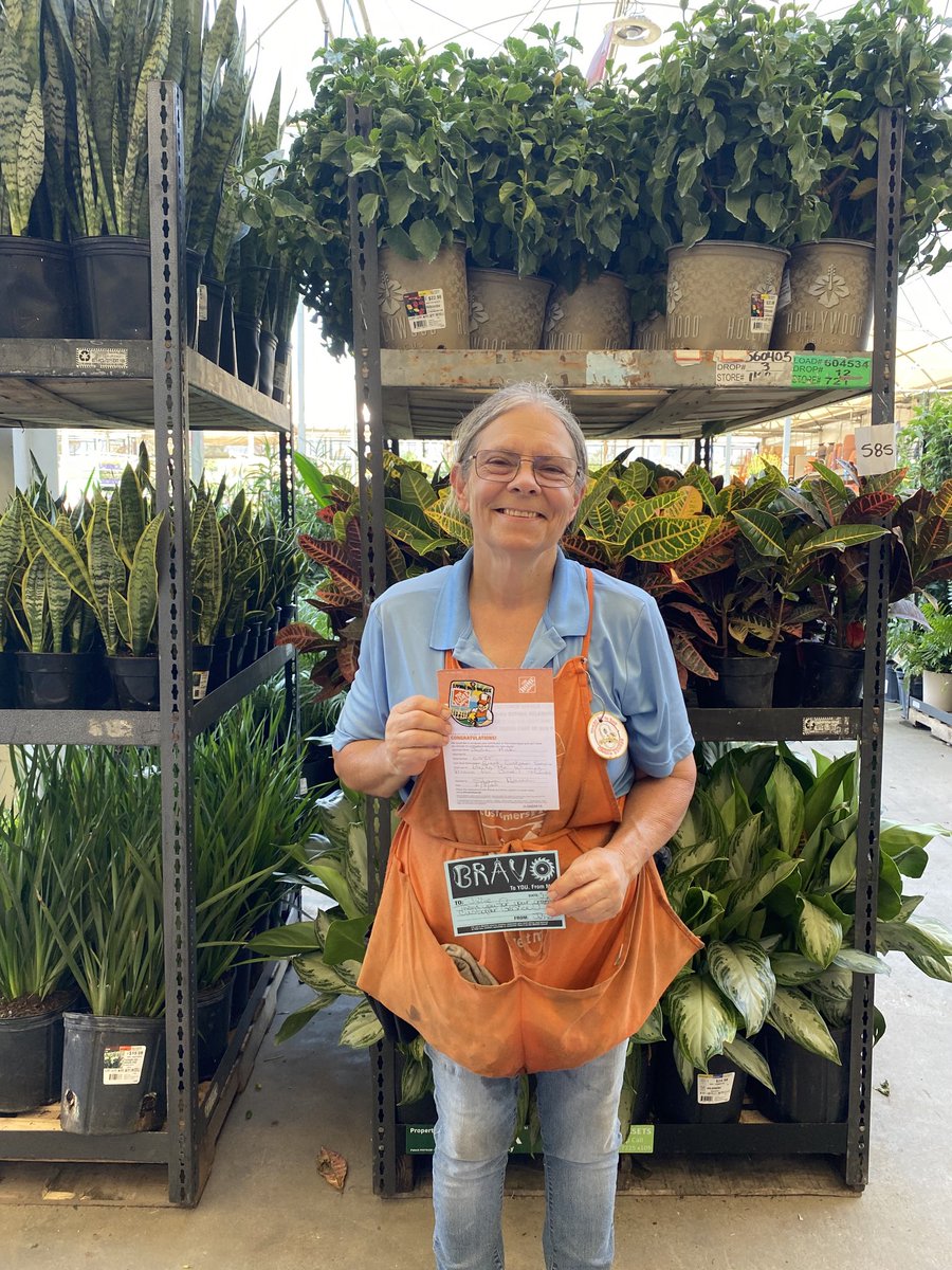 HD0585's tweet photo. Congratulations Julie our May bravo winner.  SASM Jana  awarded this bravo to Julie for excellent customer service ⁦@THDLuisC⁩ ⁦@vanessa59373603⁩ ⁦@MejutoAllen⁩ https://t.co/2McQtfXIwj