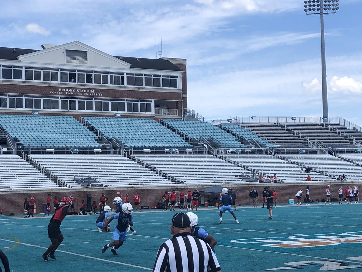 SFBruinFootball's tweet photo. Had a great day competing at the @CoastalFootball 7-7 tournament. We fell in the semifinals to eventual champion Spartanburg. Our kids competes their tails off! So proud of this team! #RELENTLESS
📸 credit: @iguerin https://t.co/mZdXPEM6aT