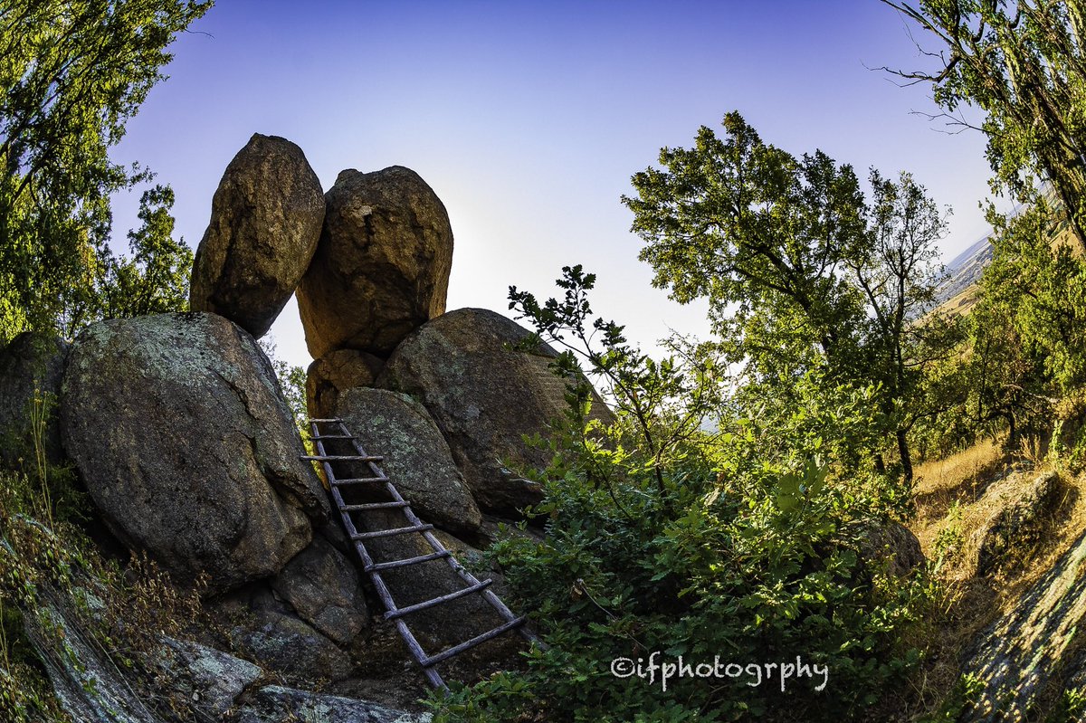 iphotogrphyIP's tweet photo. Праисторически светилищен комплекс Момини Гърди, Старосел #bulgaria #megaliths #ancientcivilizations #prehistory #NaturePhotography #mountains #unknown #history #mystical https://t.co/5sY2gAMga6