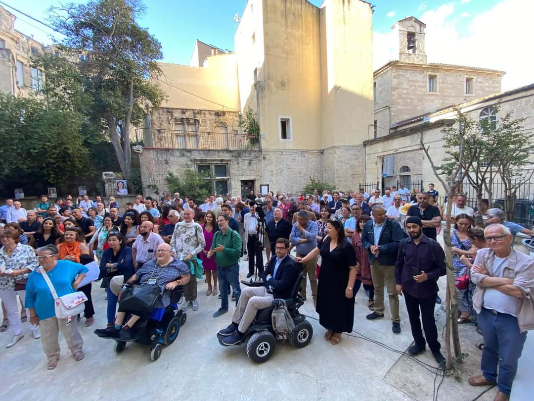 Moment convivial autour de @FatimaBellaredj et <a href="/JaklineM/">Jacqueline Markovic</a> en présence de <a href="/MDelafosse/">Michaël Delafosse</a> et <a href="/Remy_Levy/">Remy Levy</a>.
Beaucoup de monde et une très bonne ambiance qui illustre une réelle dynamique. 
1/2